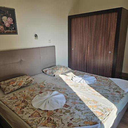 Apartments Yalta Zlatni pjasătsi Eksteriør bilde