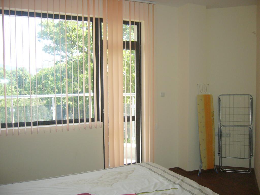Apartments Yalta Zlatni pjasătsi Eksteriør bilde